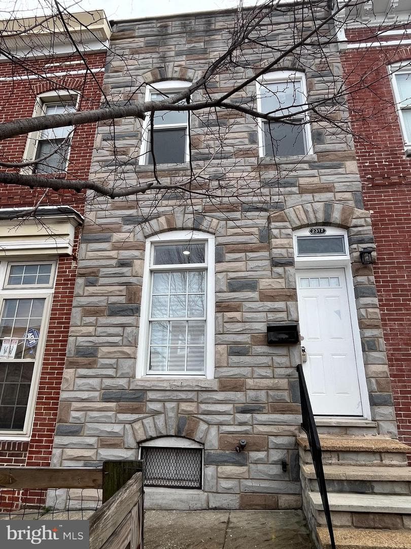 2317 E Fayette Street E photo 2