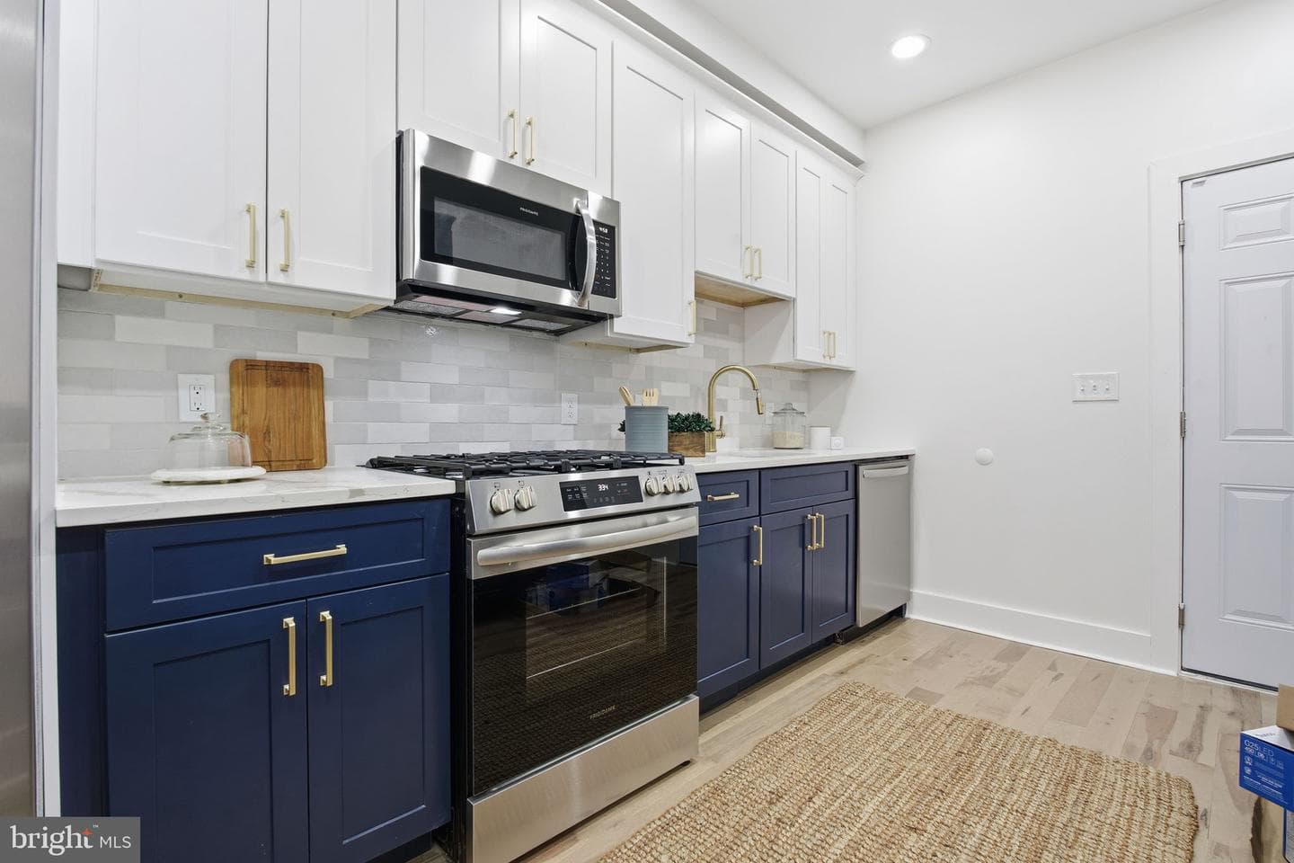 1742 E Oliver Street photo 12