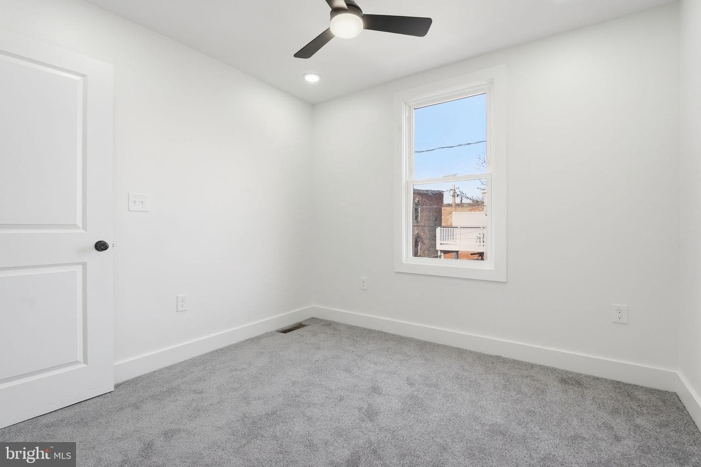 1742 E Oliver Street photo 25