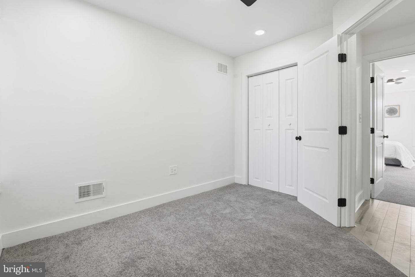 1742 E Oliver Street photo 27