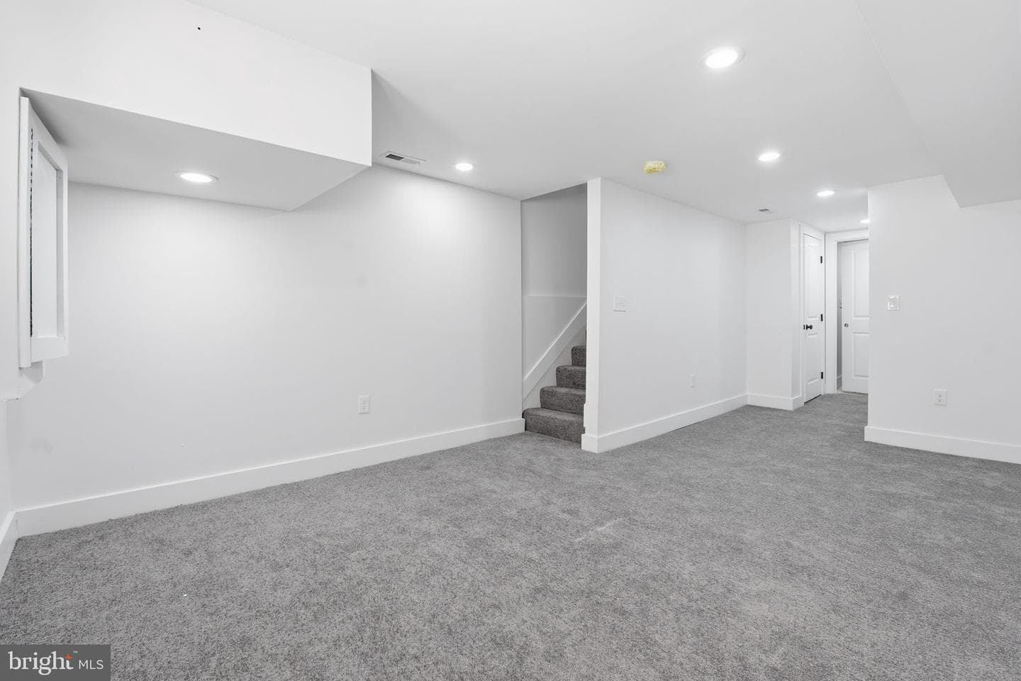 1742 E Oliver Street photo 29