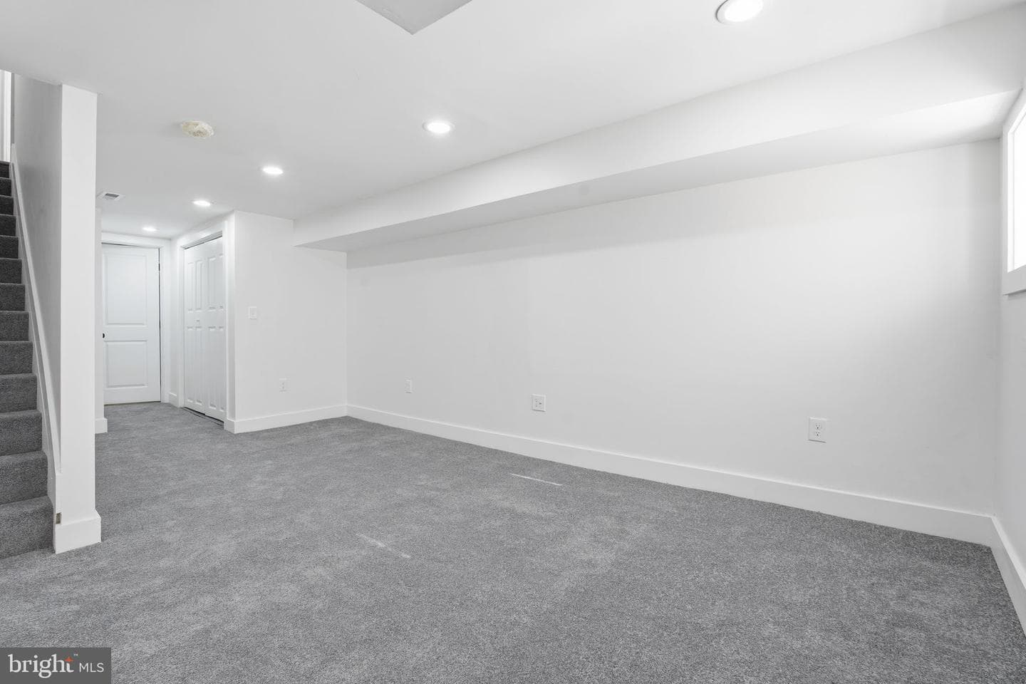 1742 E Oliver Street photo 31