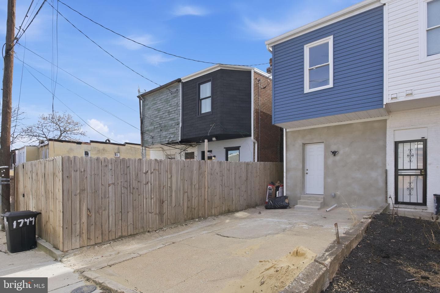 1742 E Oliver Street photo 34