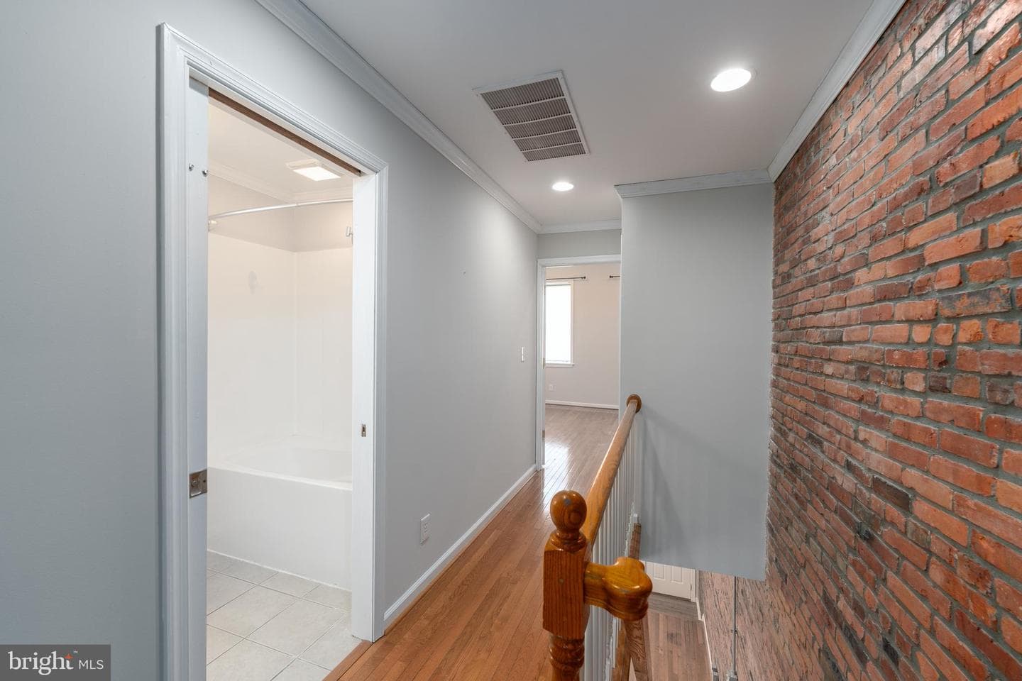 800 Grundy Street photo 13