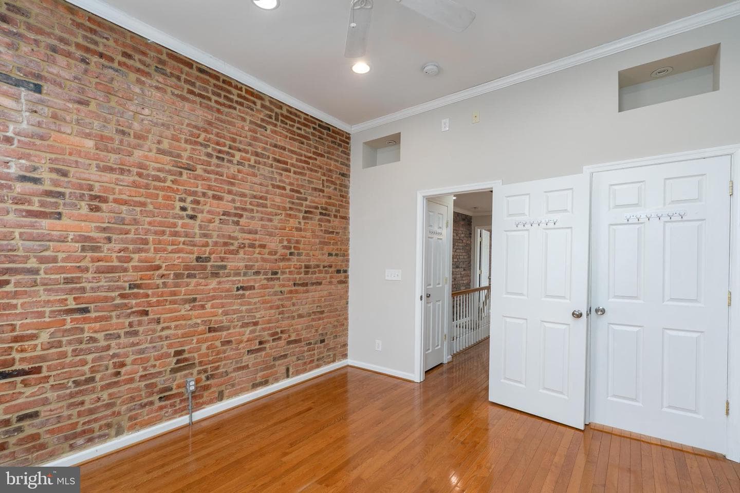 800 Grundy Street photo 15