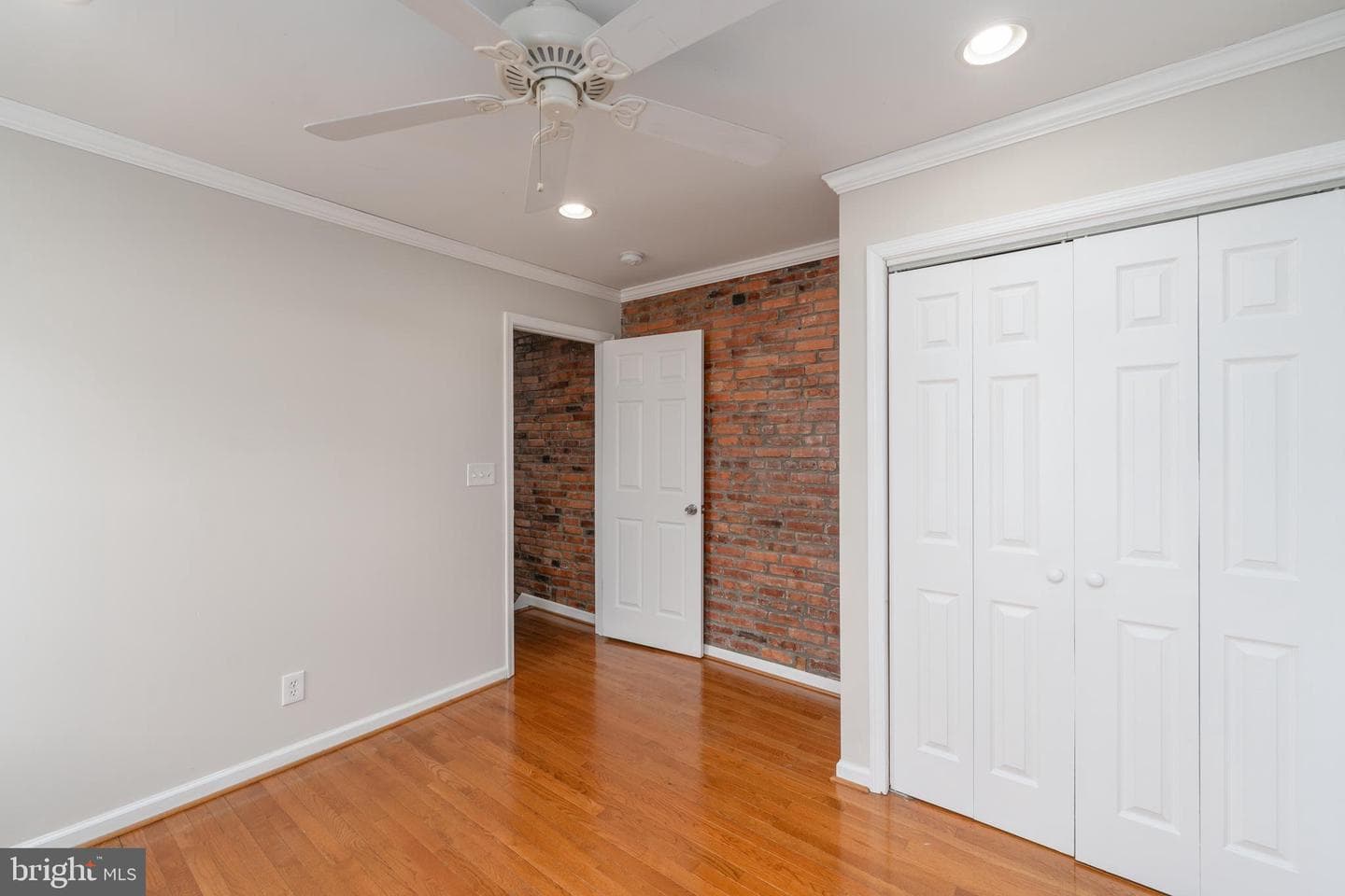 800 Grundy Street photo 21