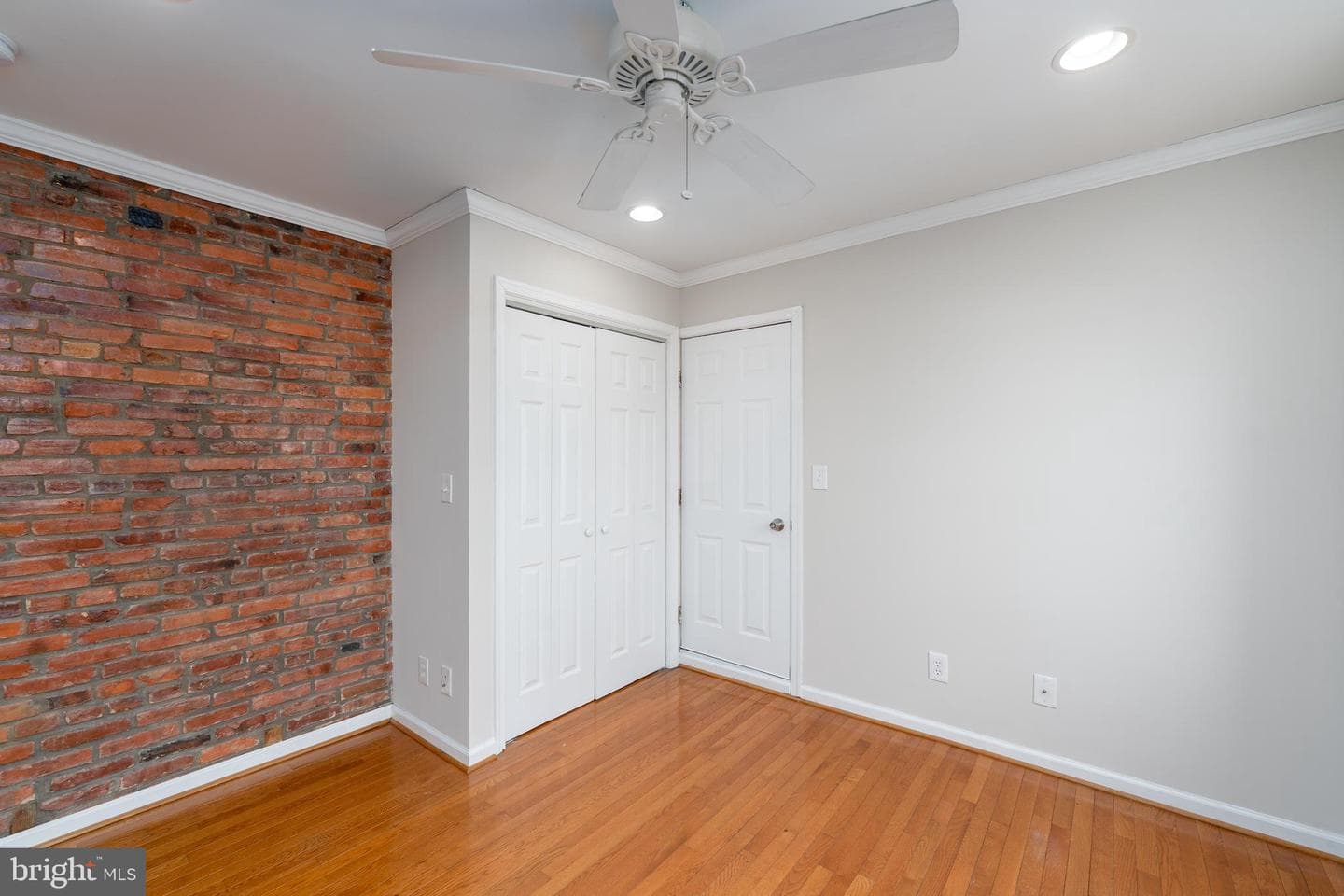 800 Grundy Street photo 24