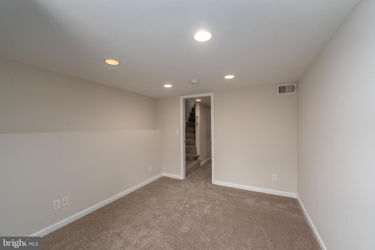 800 Grundy Street photo 28