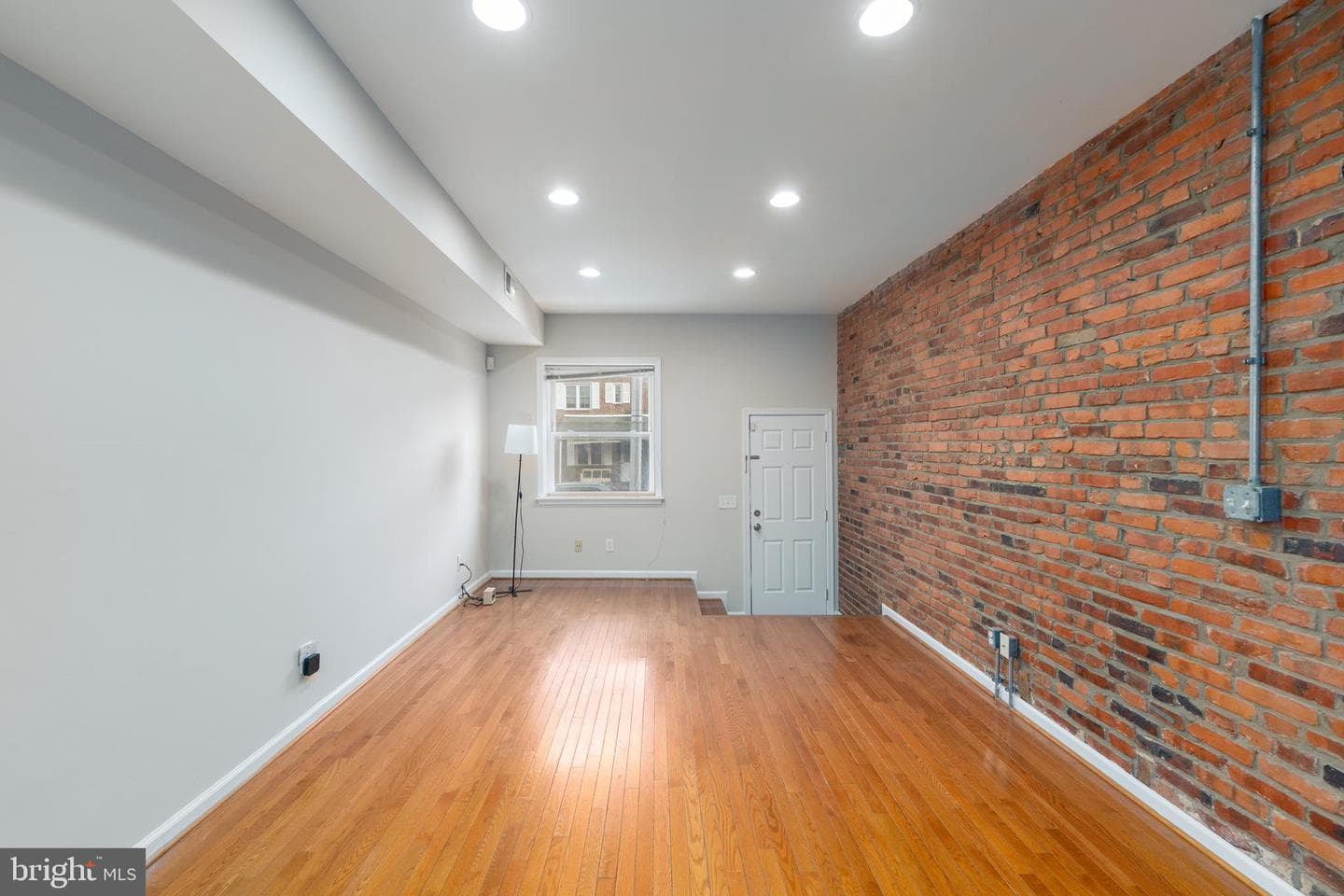 800 Grundy Street photo 8