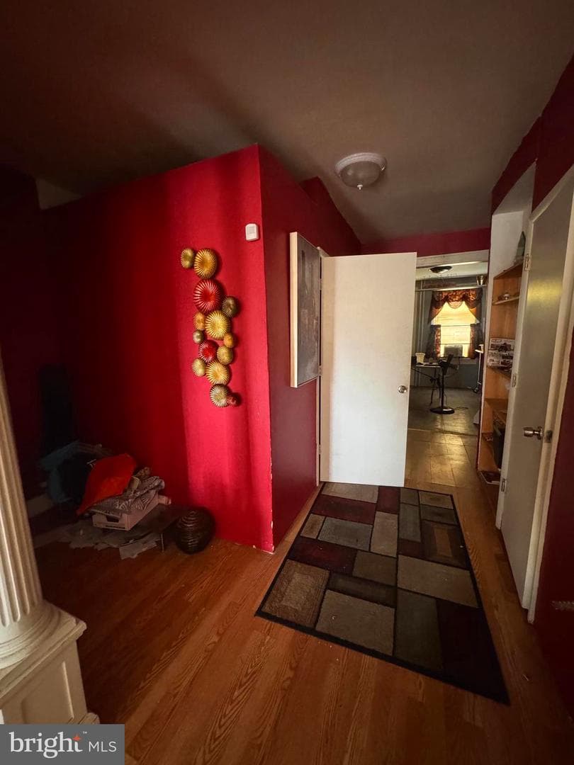 2728 Pelham Avenue photo 4