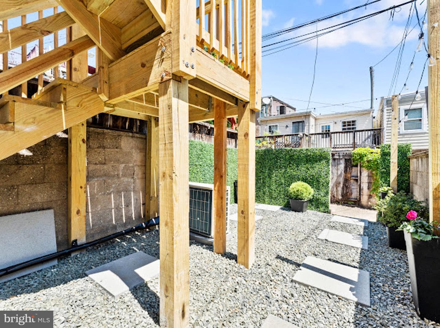 607 S Milton Avenue photo 43