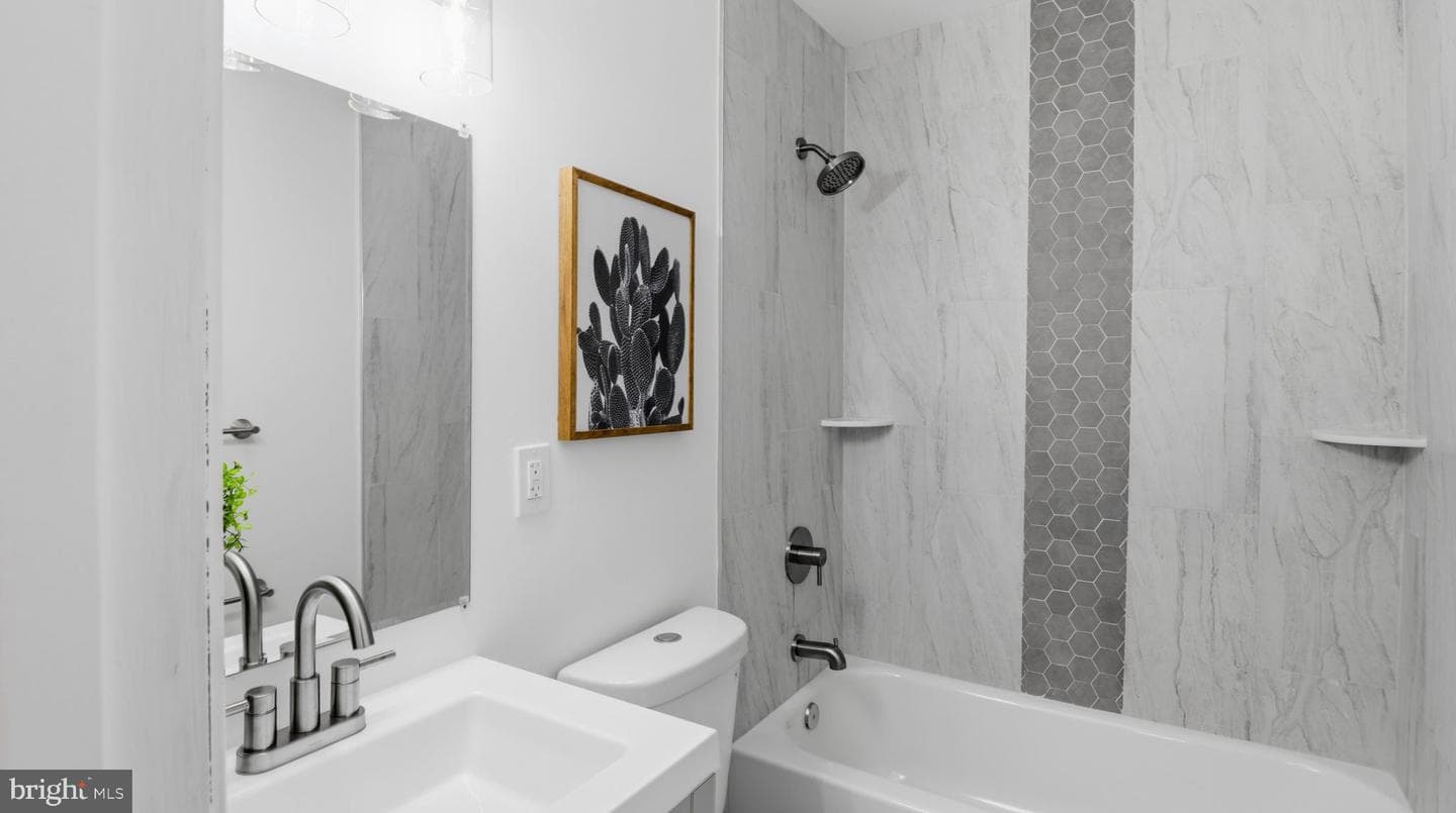 3625 Liberty Heights Avenue photo 25