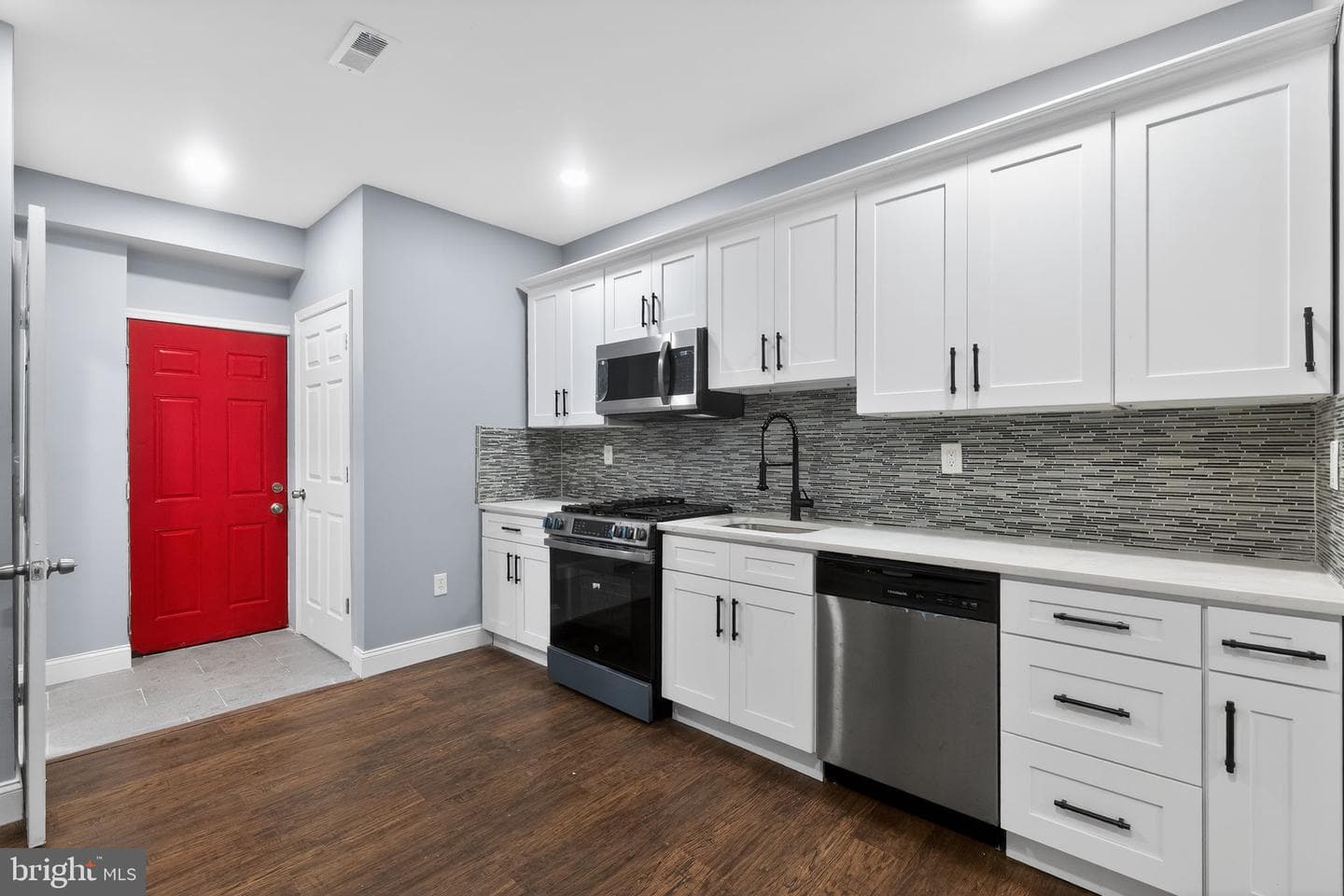 5018 Belair Road photo 12
