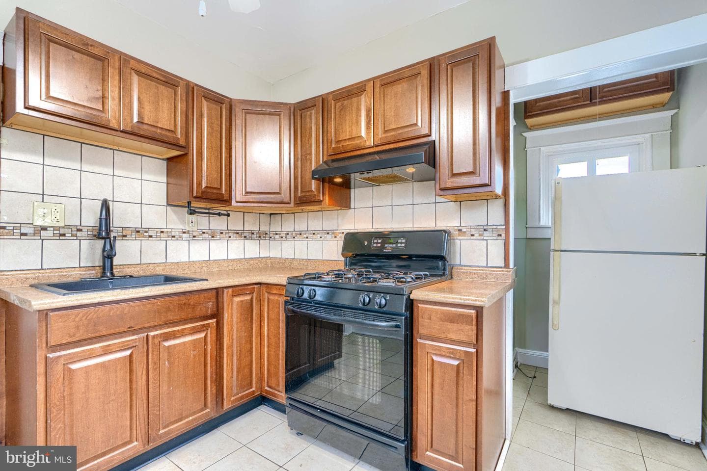 5932 Bertram Avenue photo 12