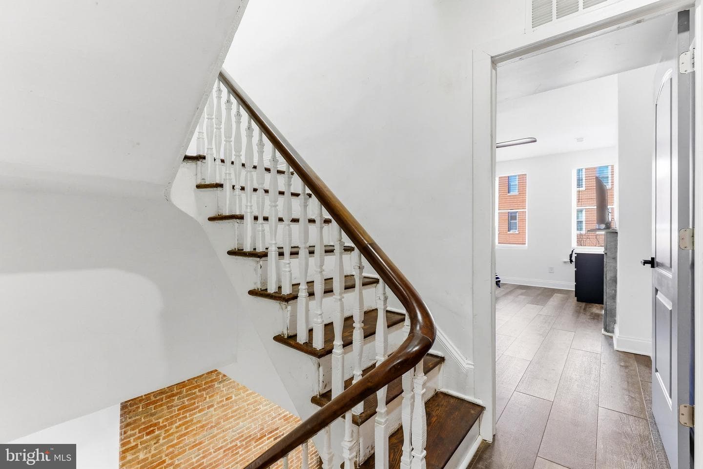 737 Dolphin Street photo 21