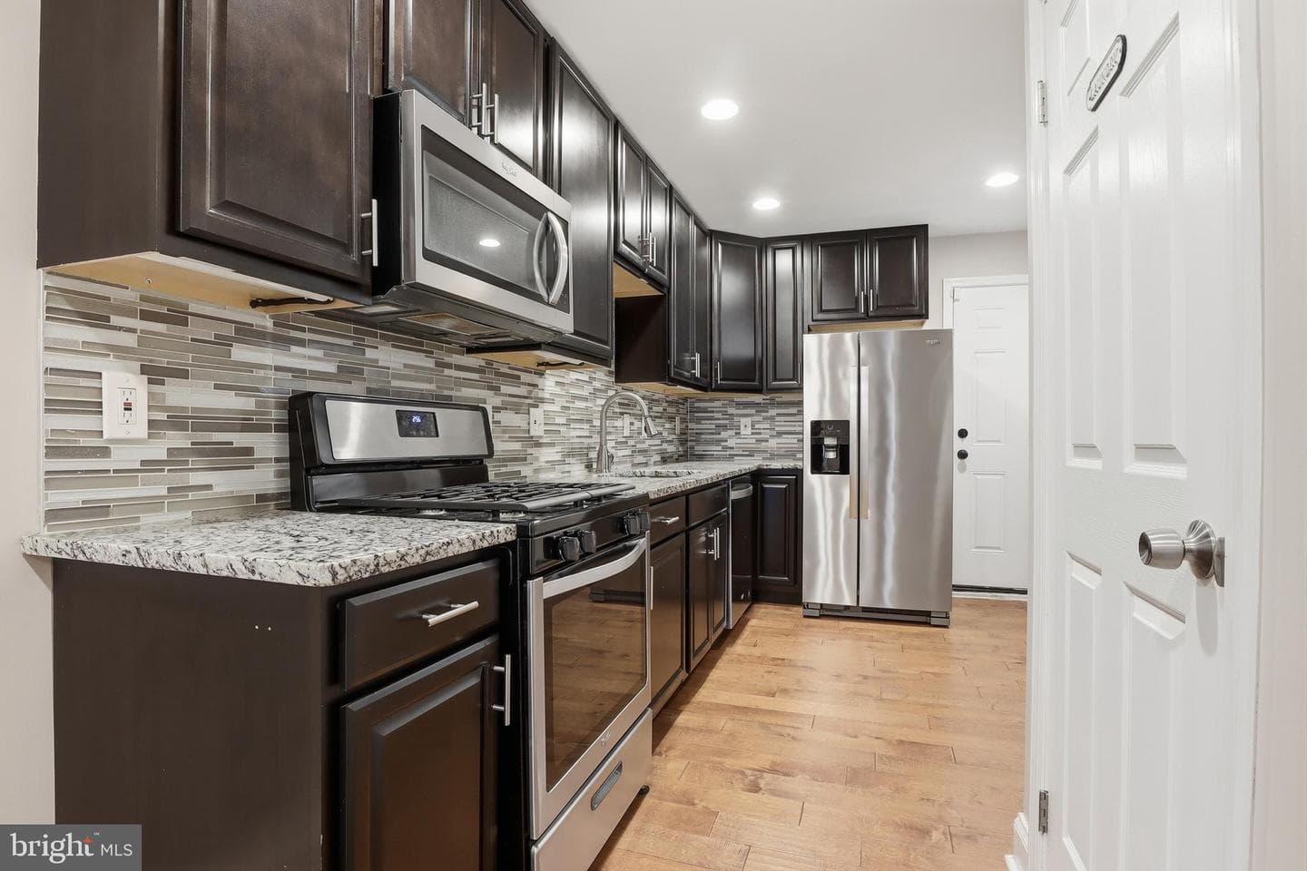 1032 W Fayette Street photo 11