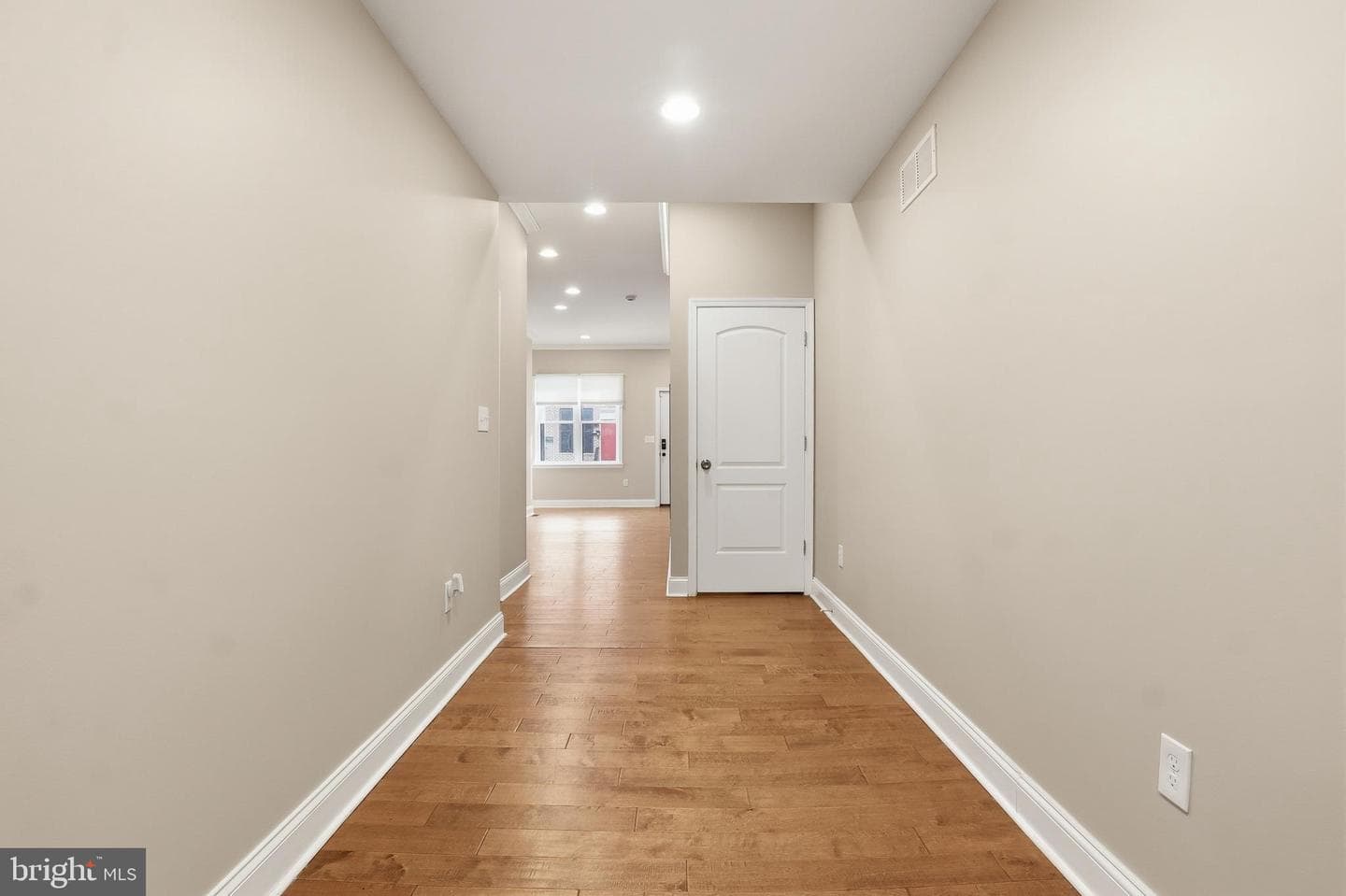 1032 W Fayette Street photo 14