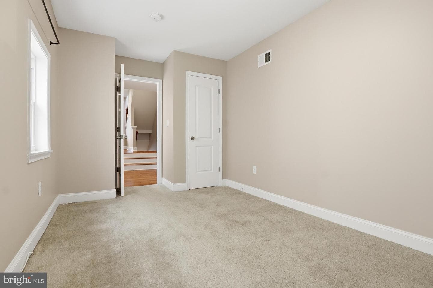 1032 W Fayette Street photo 18