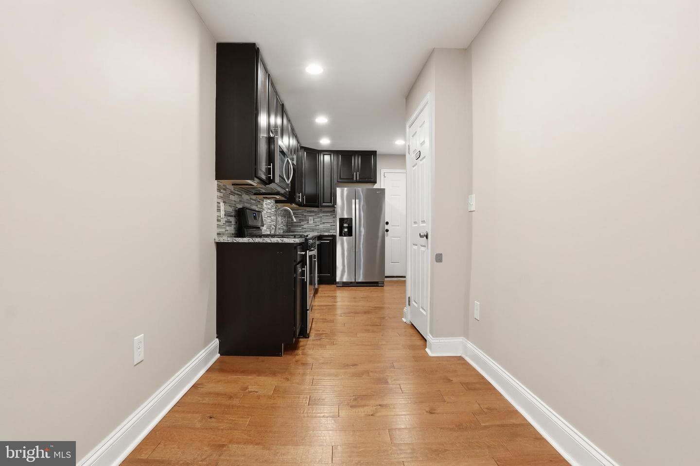 1032 W Fayette Street photo 9