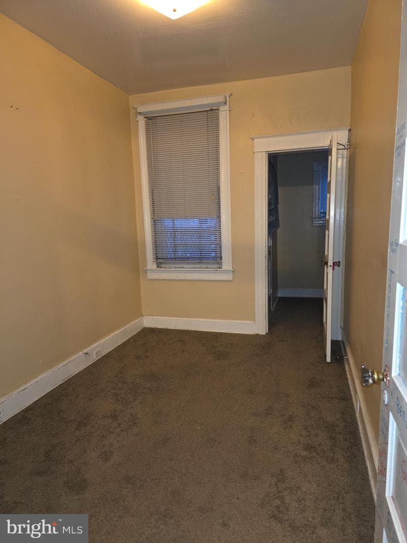 611 Allendale Street photo 10