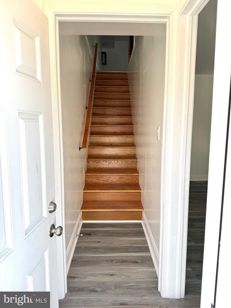 1729 N Bond Street photo 11