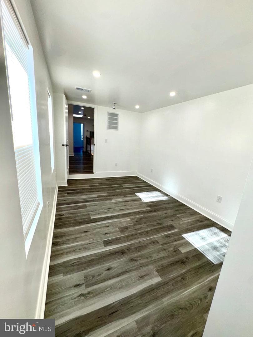 1729 N Bond Street photo 19