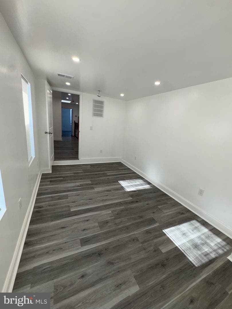 1729 N Bond Street photo 20