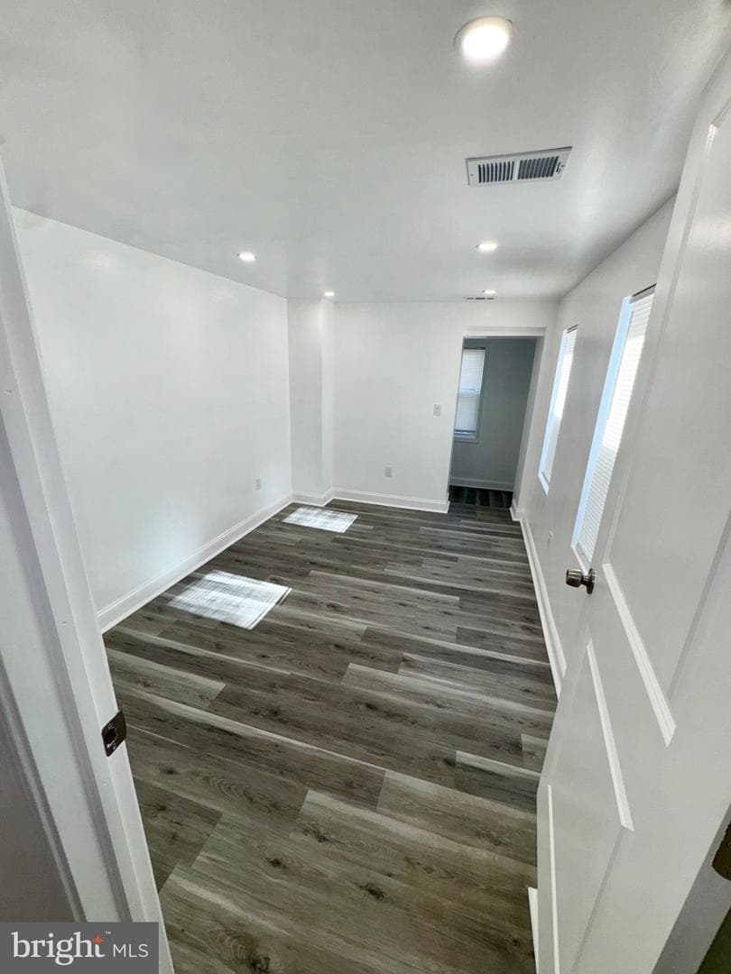 1729 N Bond Street photo 22