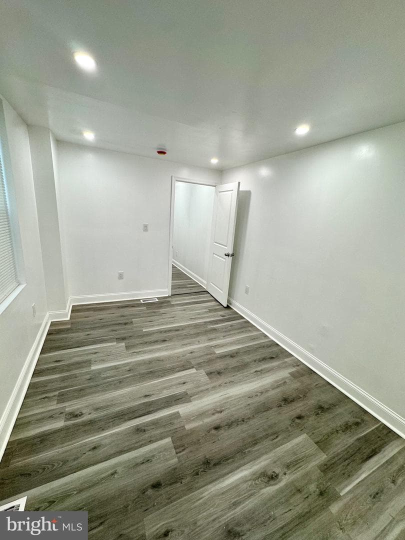 1729 N Bond Street photo 24