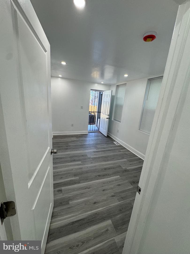 1729 N Bond Street photo 25