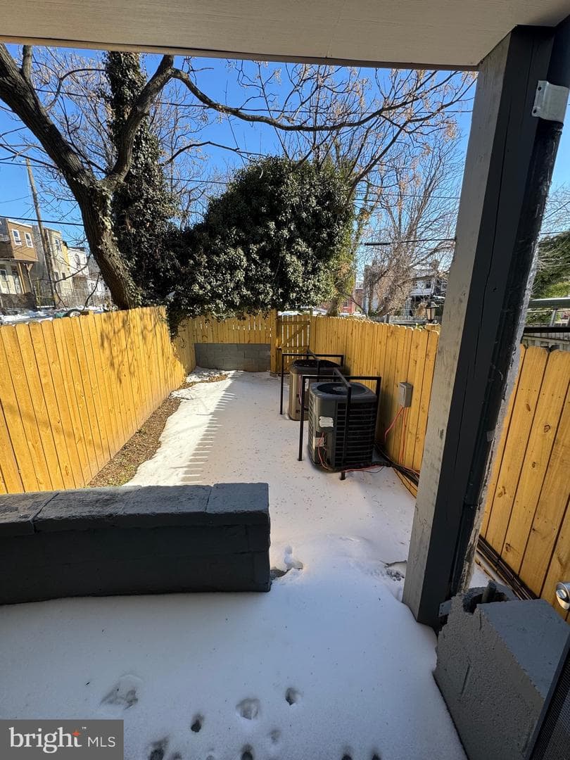 1729 N Bond Street photo 34