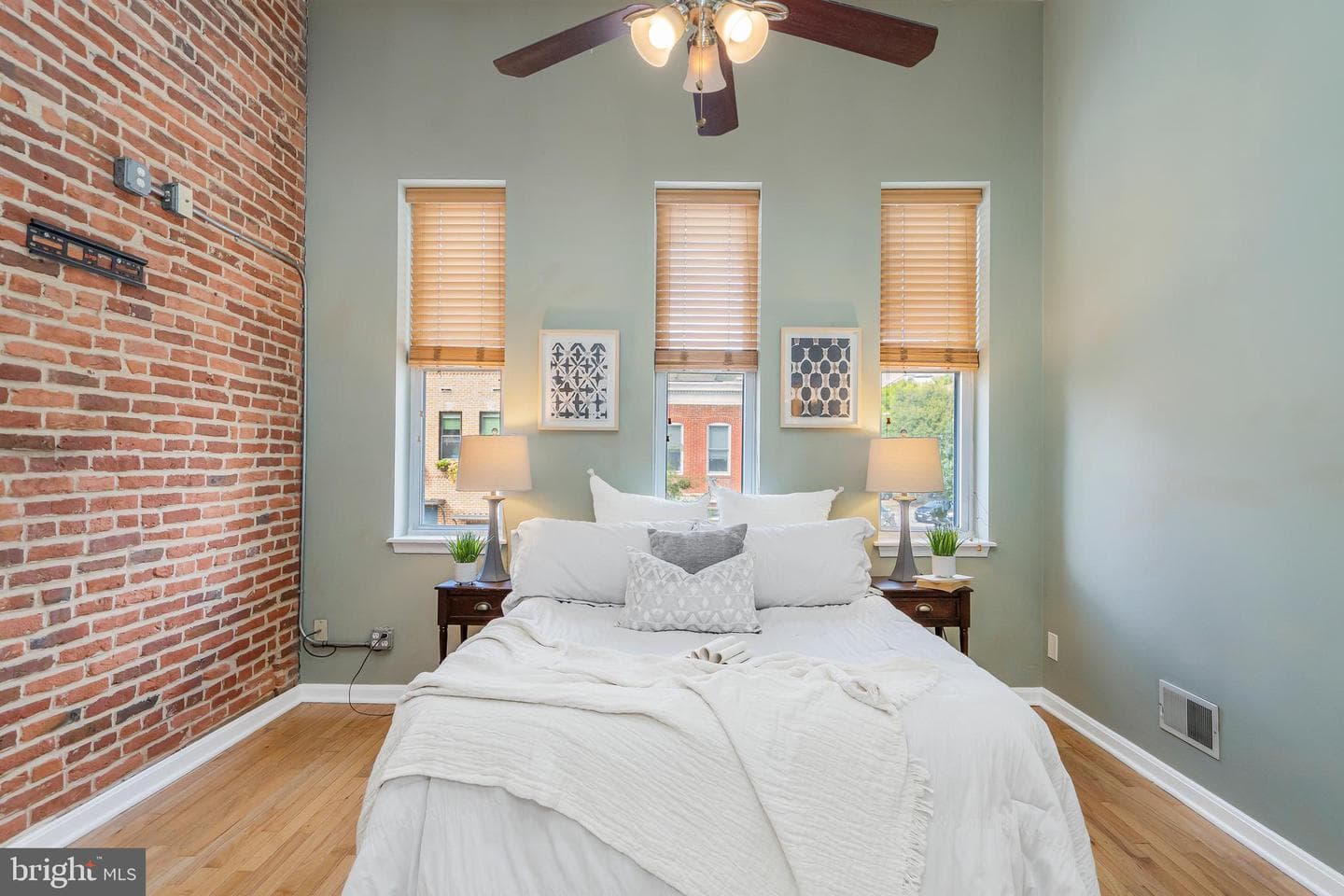 2937 Dillon Street photo 35
