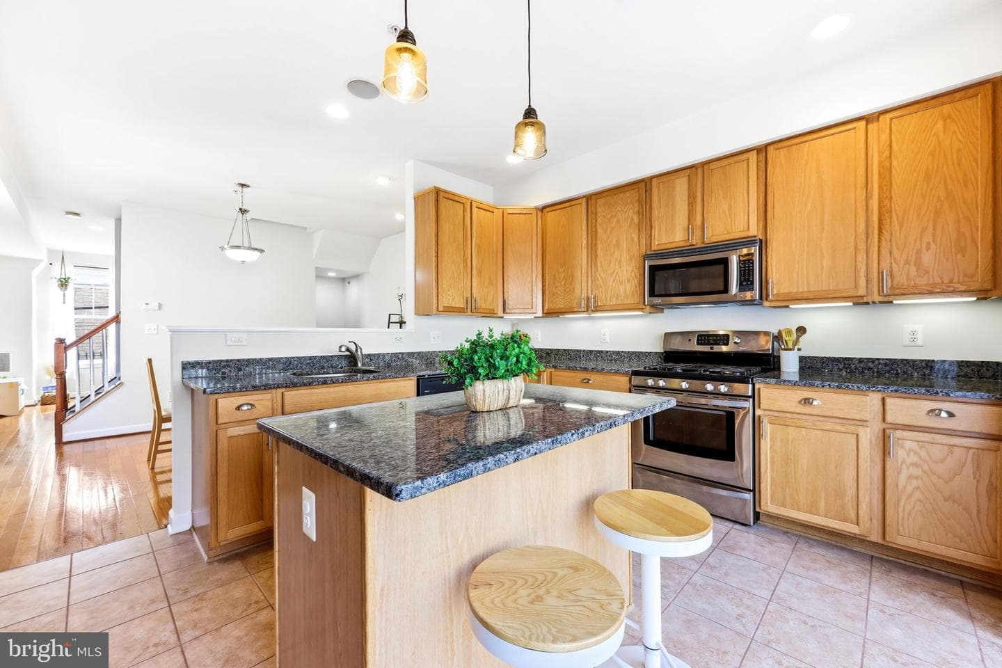 126 N Duncan Street photo 10