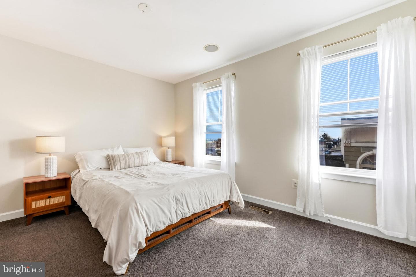 126 N Duncan Street photo 15
