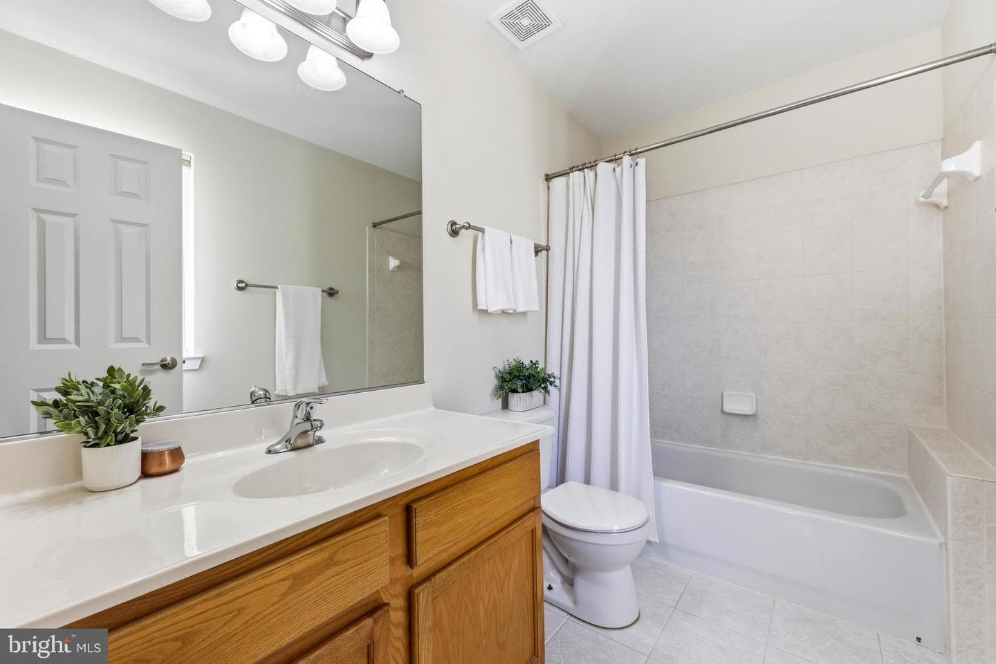 126 N Duncan Street photo 17