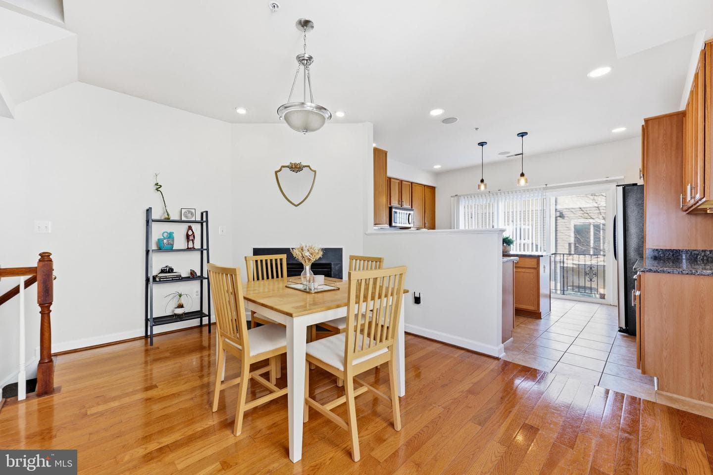 126 N Duncan Street photo 6