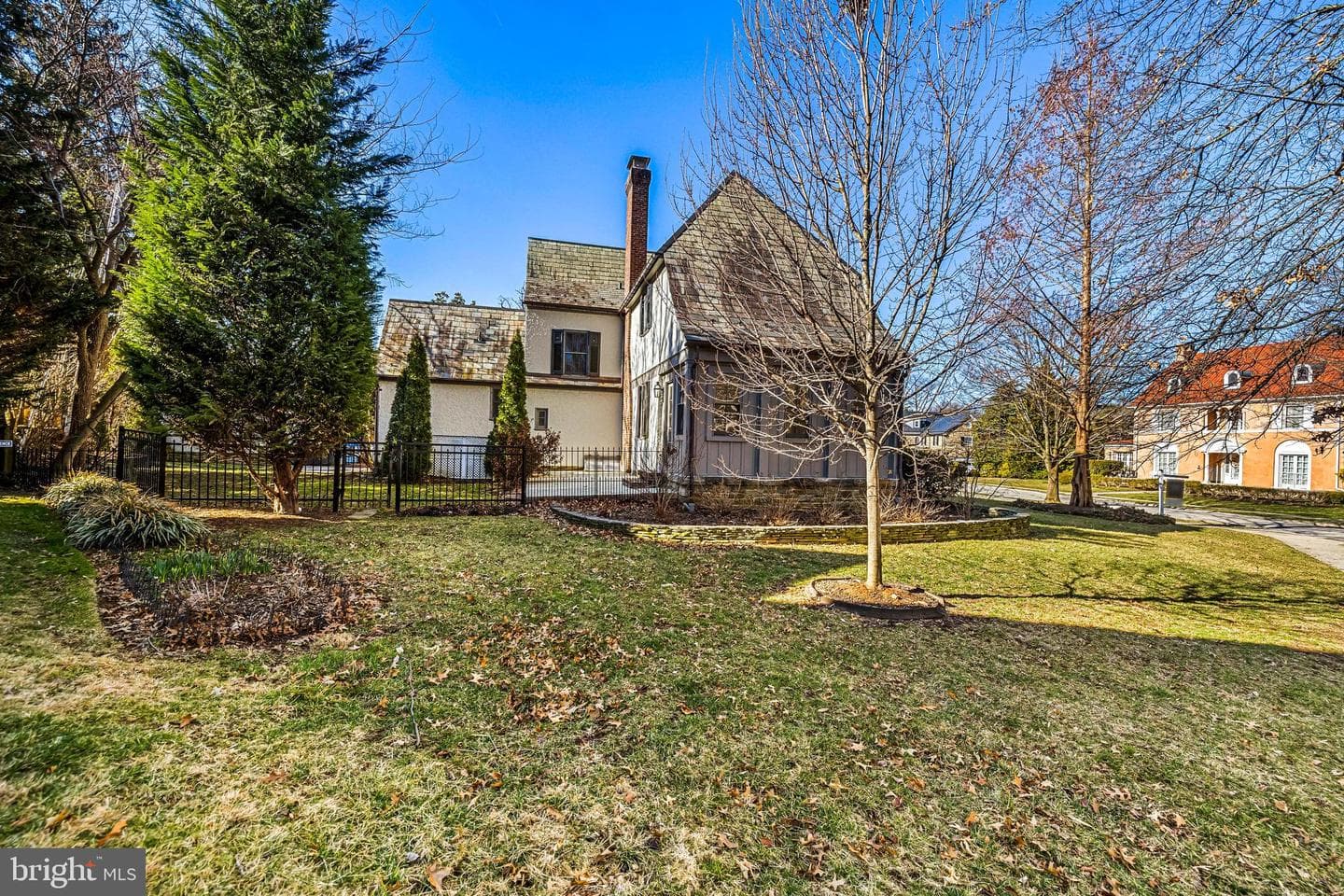 307 E Highfield Rd photo 55