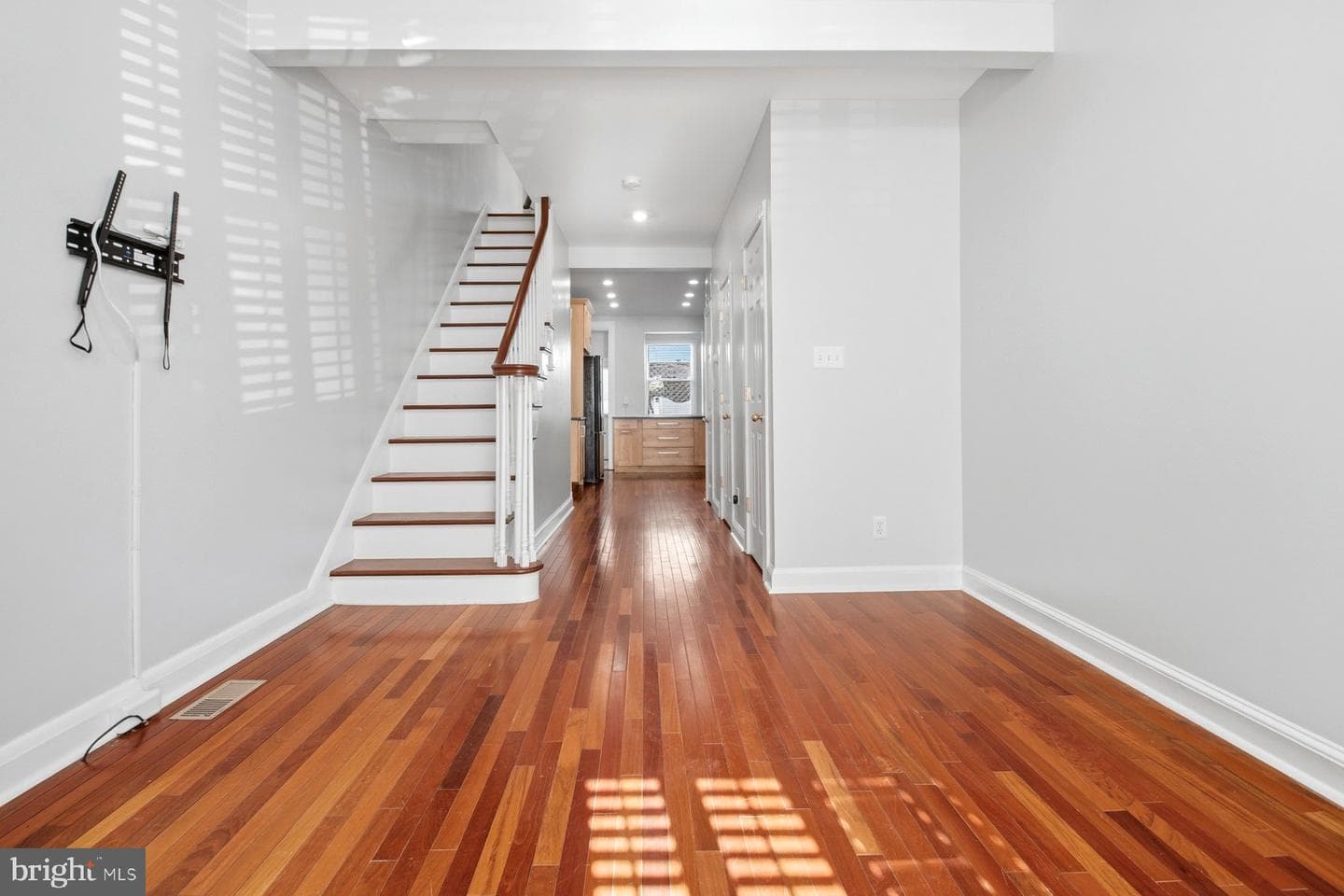 2510 Fleet Street photo 10