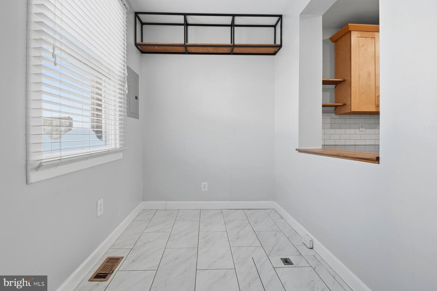 2510 Fleet Street photo 21