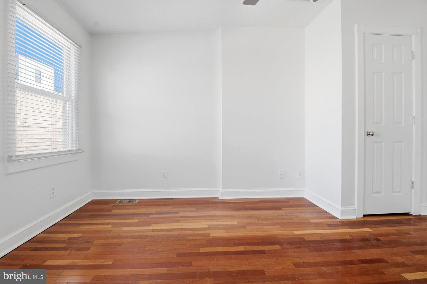 2510 Fleet Street photo 26