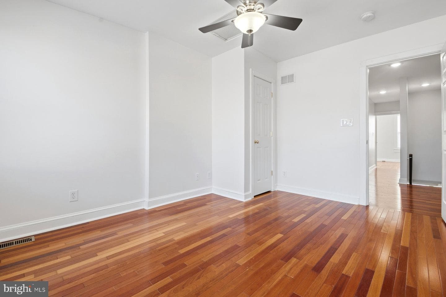 2510 Fleet Street photo 27