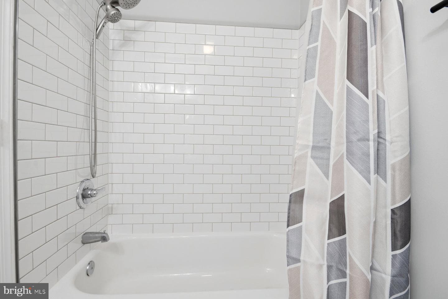 2510 Fleet Street photo 29