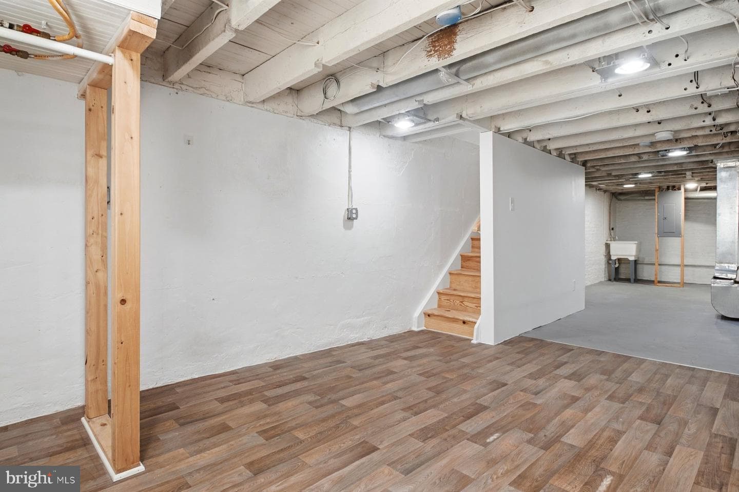 2510 Fleet Street photo 36