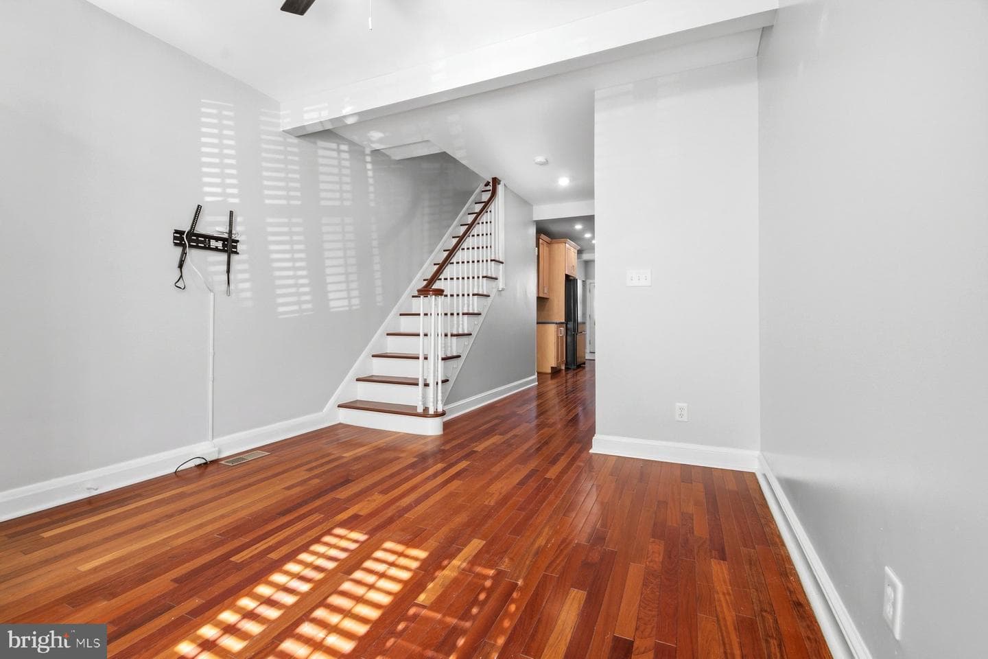 2510 Fleet Street photo 8