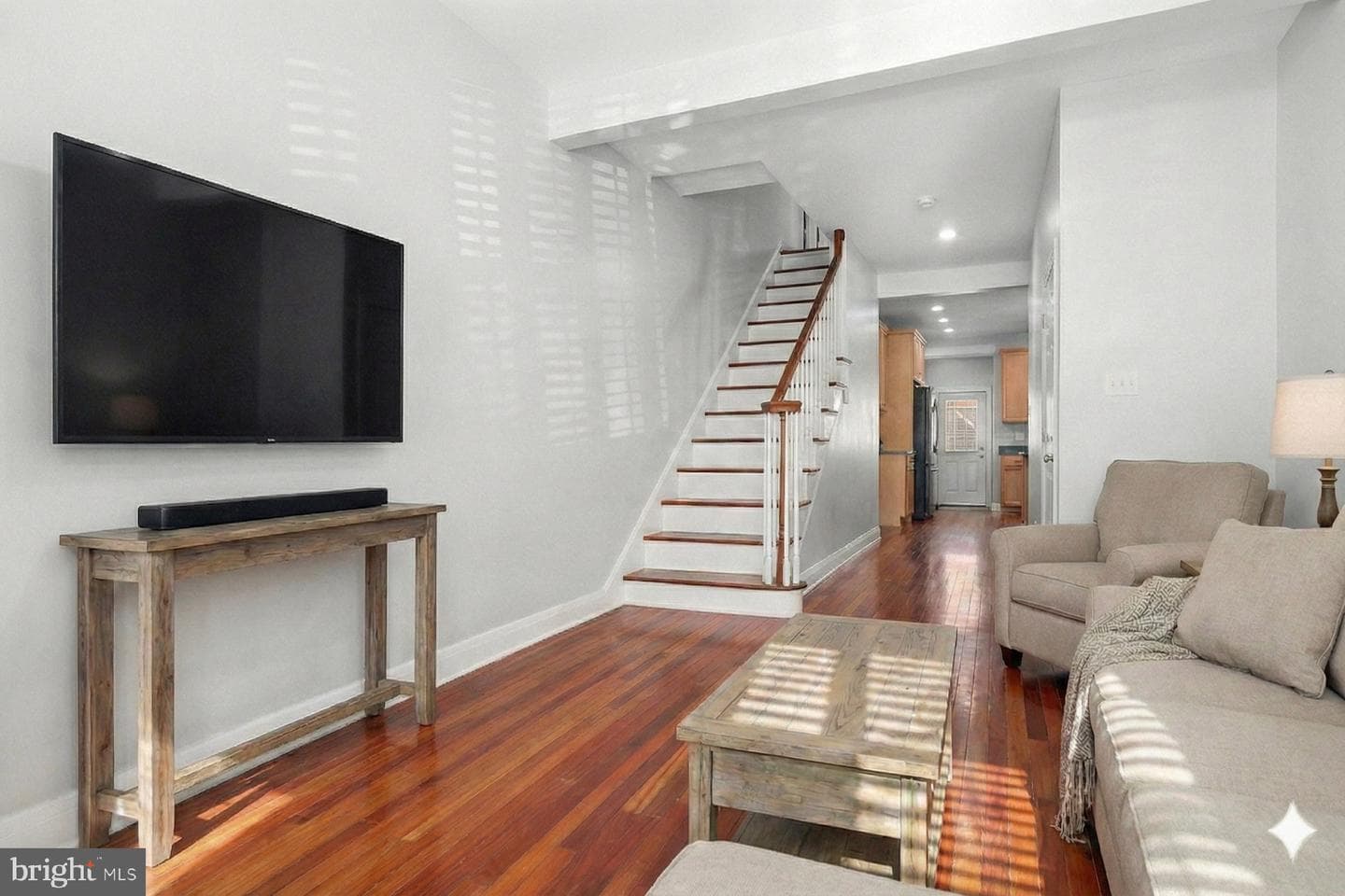2510 Fleet Street photo 9