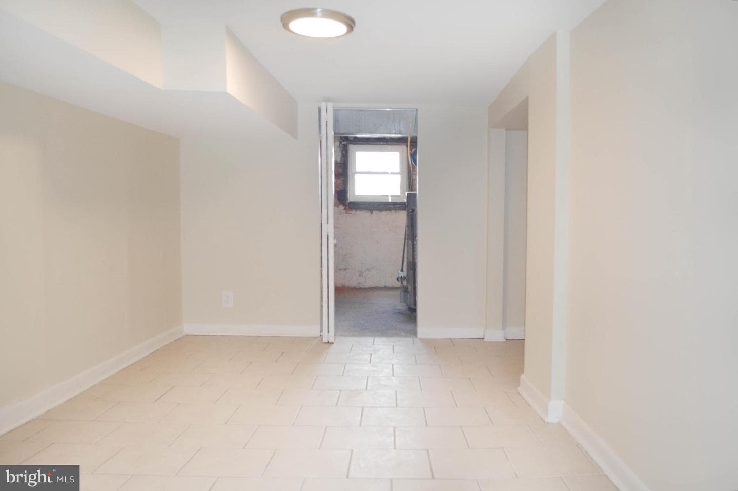 1145 W Cross Street photo 19