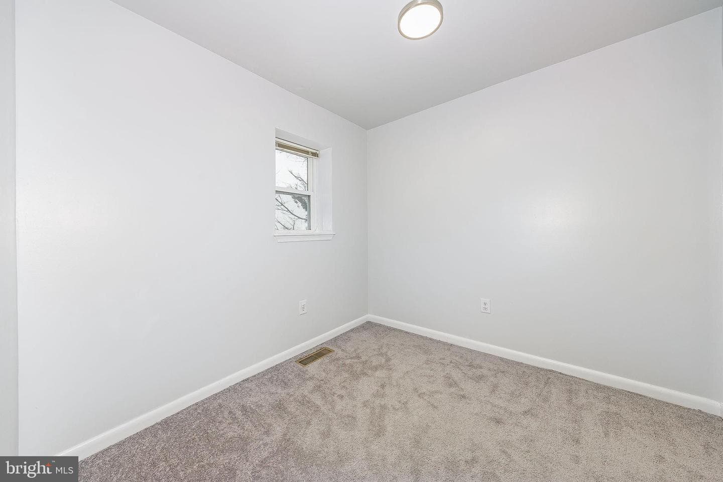 916 Jack Street photo 16
