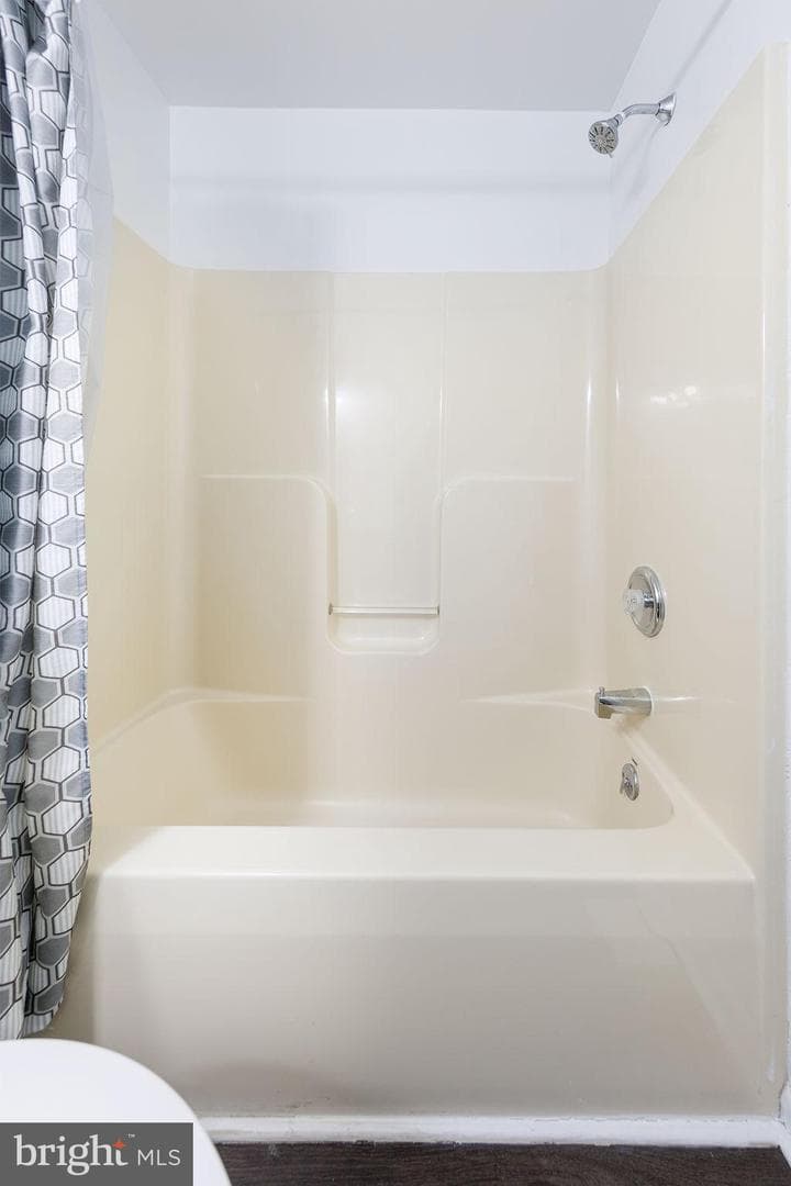 916 Jack Street photo 18