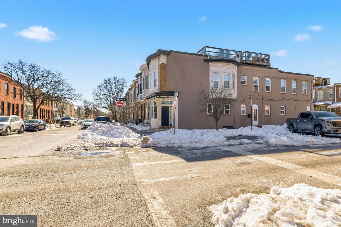 700 S Ellwood Avenue photo 38