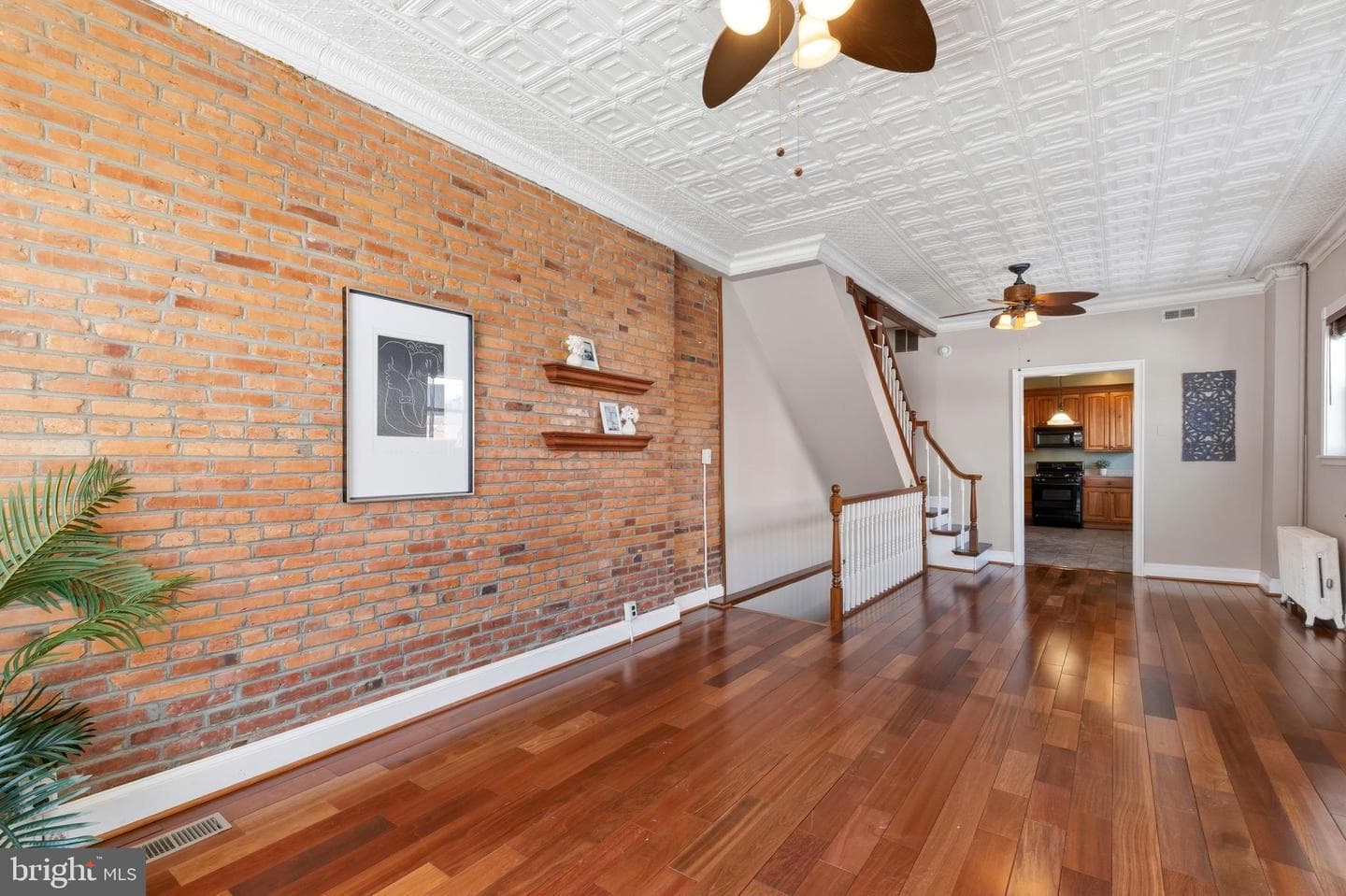 700 S Ellwood Avenue photo 4